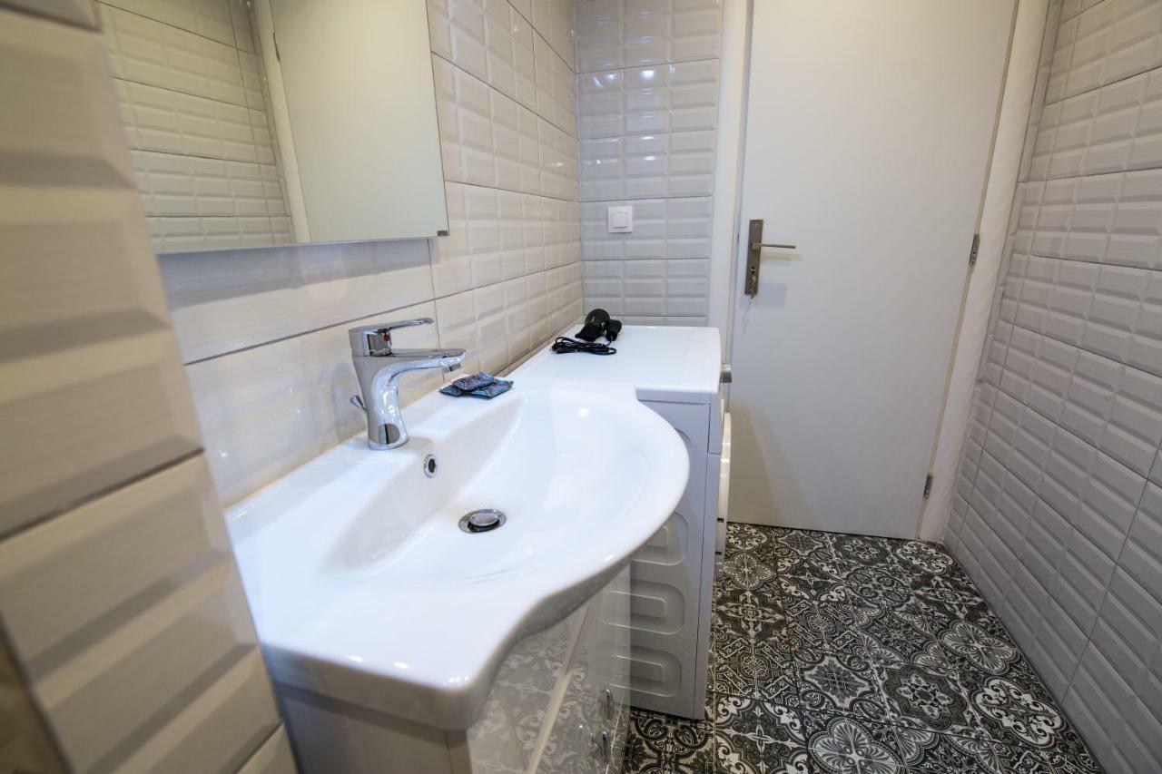 White Lux Apartment For 2 Vipgreece Athènes Extérieur photo